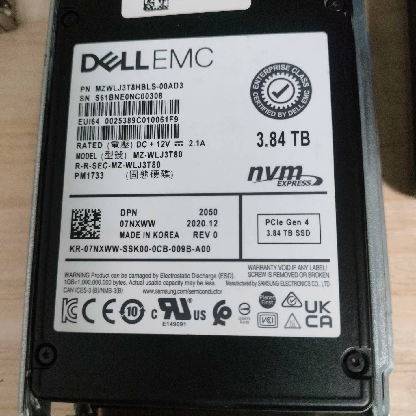 Dell EMC PM1733 3.84T NVME固态议价 也可为维修！！