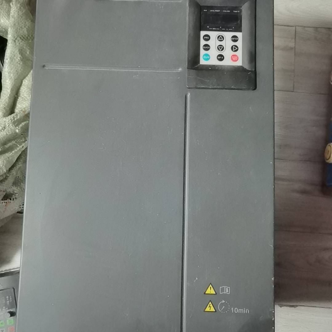 汇川变频器CS710-4T75GB   75议价 也可为维修！！