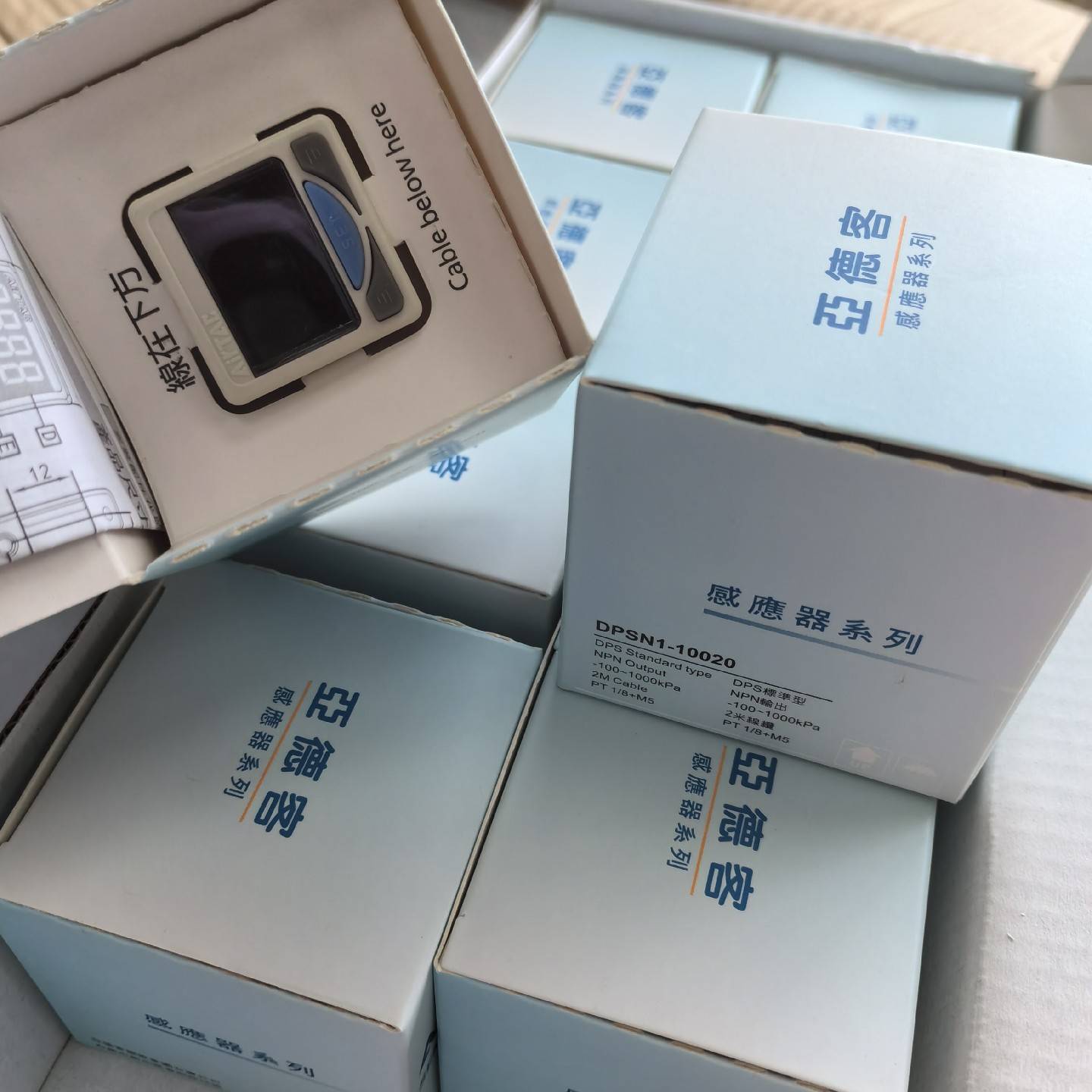 亚德客压力开关DPHN2-01020议价 也可为维修！！