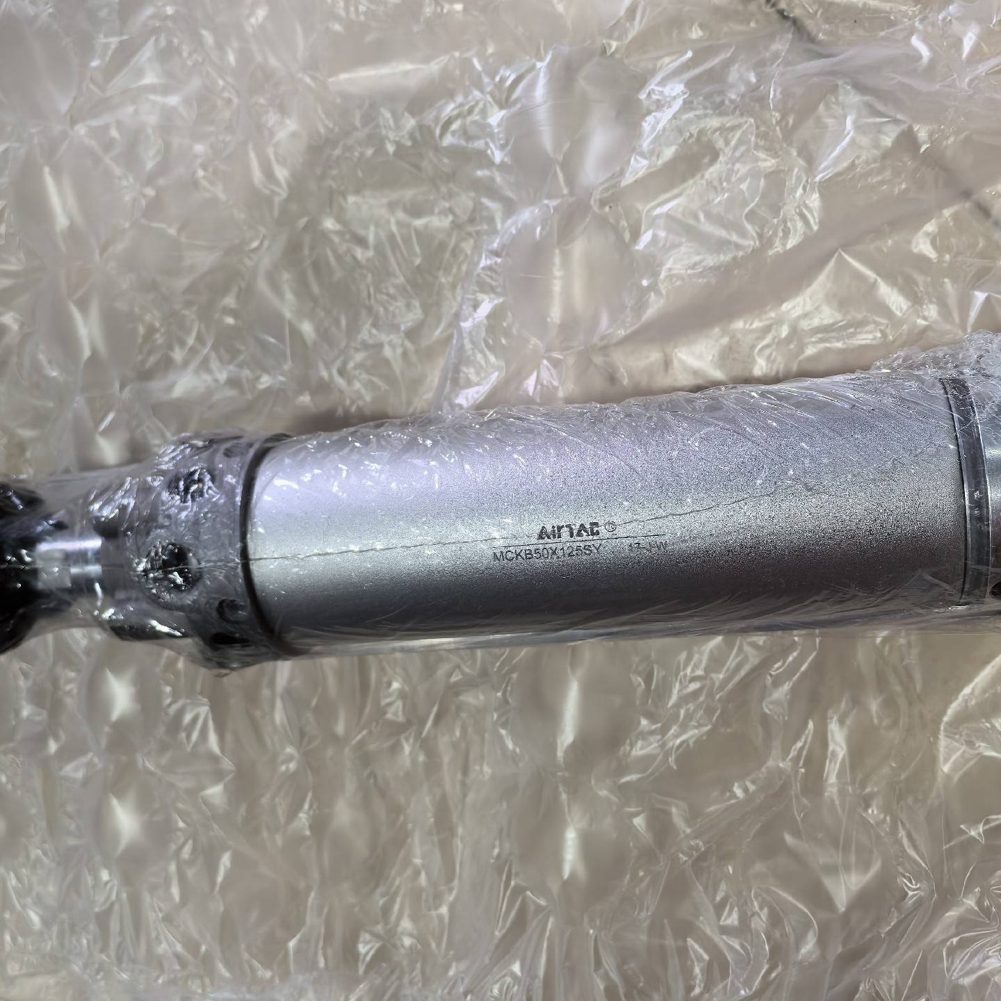 亚德客气缸 MCKB50X125SY  6议价 也可为维修！！