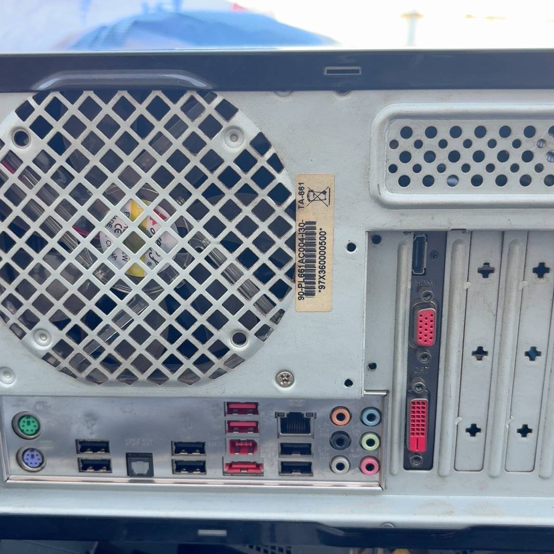 华硕P7P55D主板  P55芯片组议价 也可为维修！！