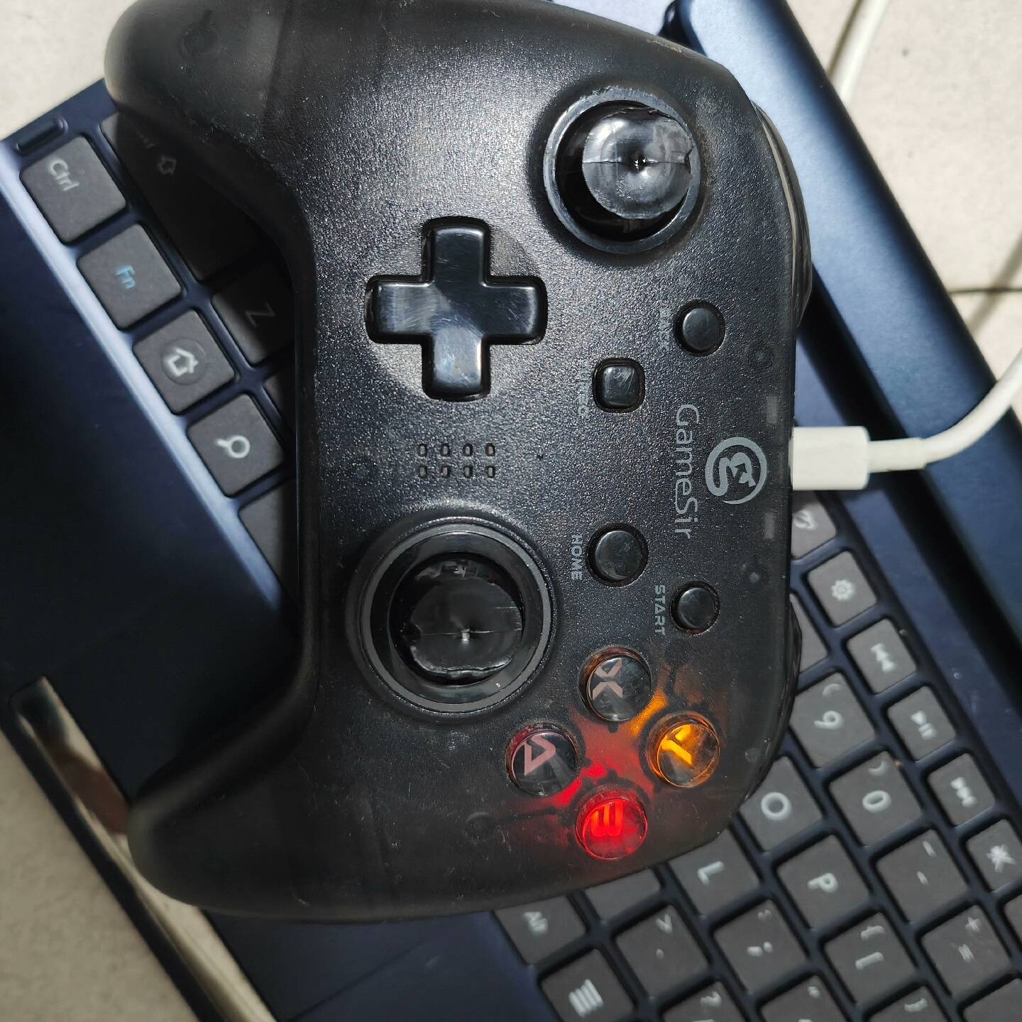 GameSir盖世小鸡手柄T4   议价 也可为维修！！