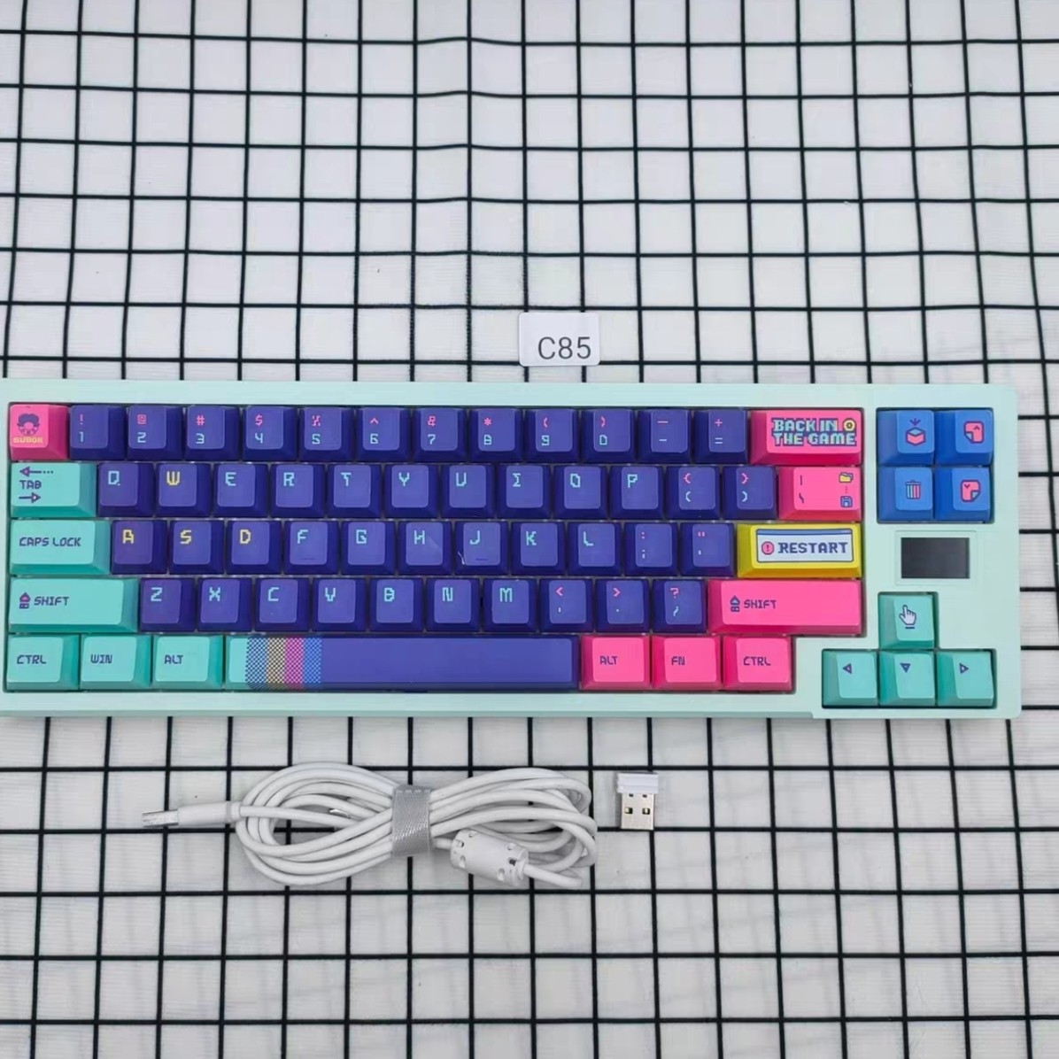 VGN X68小霸王联名版有线游戏电竞三模小屏幕68配列专用键盘