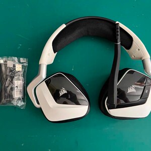 美商海盗船VOID RGB天行者精英版头戴式7.1有无线游戏电竞耳机麦