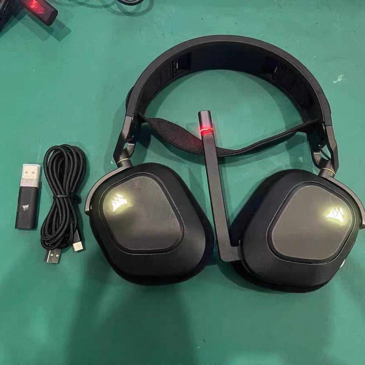 美商海盗船HS800蓝牙无线耳机头戴式电竞7.1听声辩位游戏带麦吃鸡