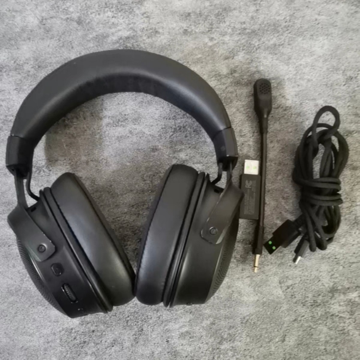 Razer/雷蛇 北海巨妖V3 Pro无线版7.1环绕声RGB游戏电竞专用耳机