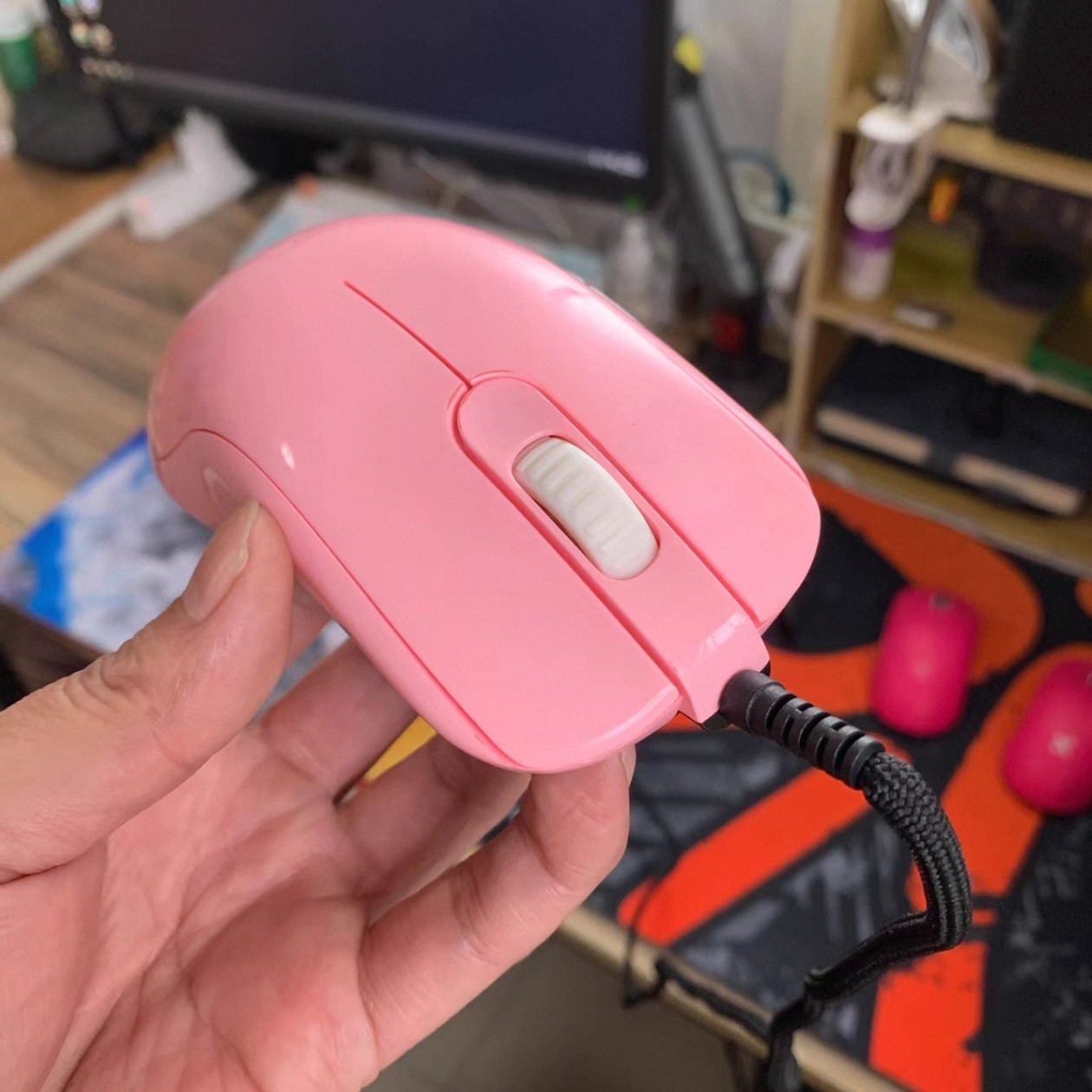 明基卓威ZOWIE FK2-B粉色限量绝版电竞游戏有线鼠标吃鸡神器趴窝