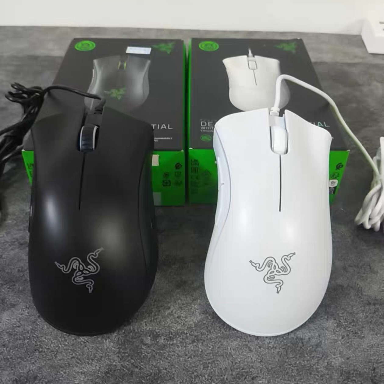 Razer雷蛇炼狱蝰蛇标准版有线游戏电竞RGB幻彩LOL穿越火线鼠标