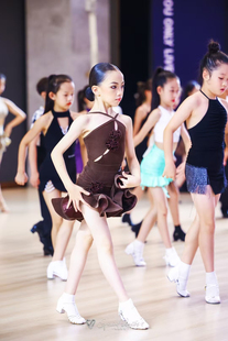 Level舞服少儿拉丁舞小美好咖色挂脖花朵套装丝绒跳舞专业鱼骨