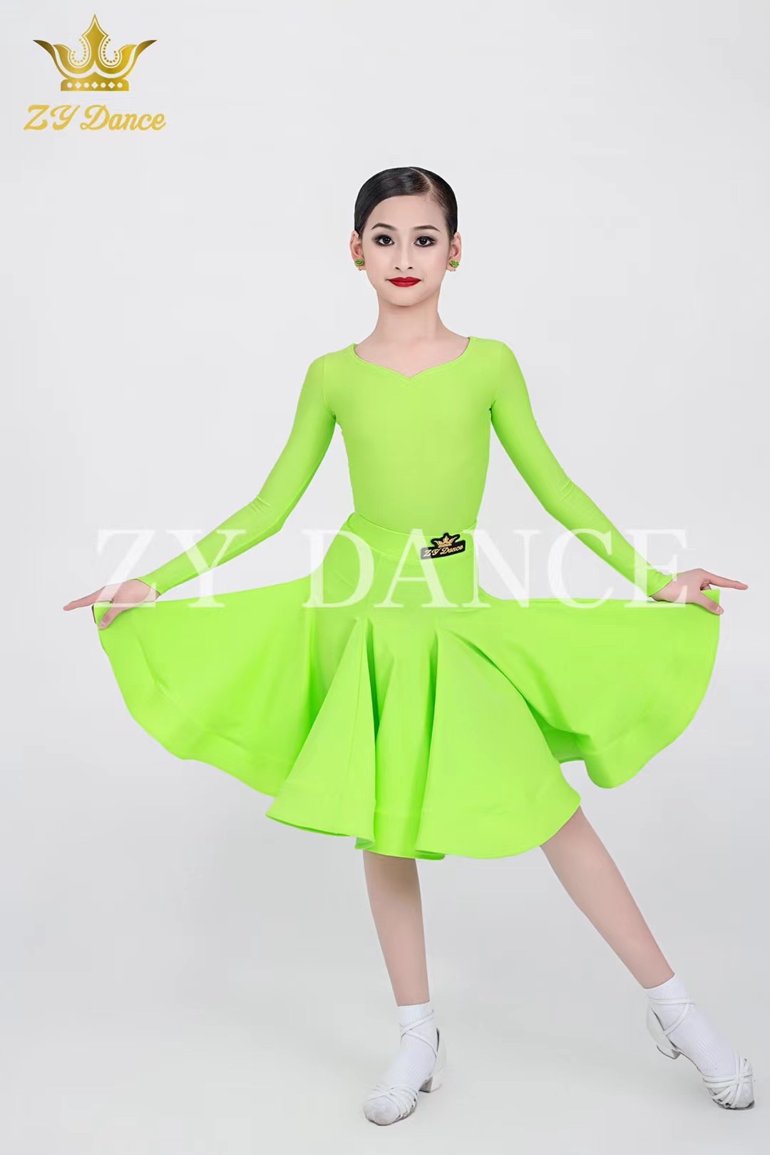 ZY舞服少儿拉丁服女童桃心领鱼骨规定比赛服长袖鱼骨大裙摆舞蹈服