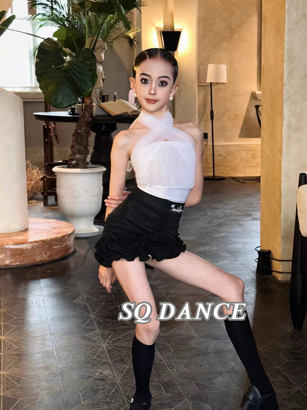 SQ舞服少儿拉丁舞女童白色挂脖网纱高级精致练习服包臀恰恰伦巴