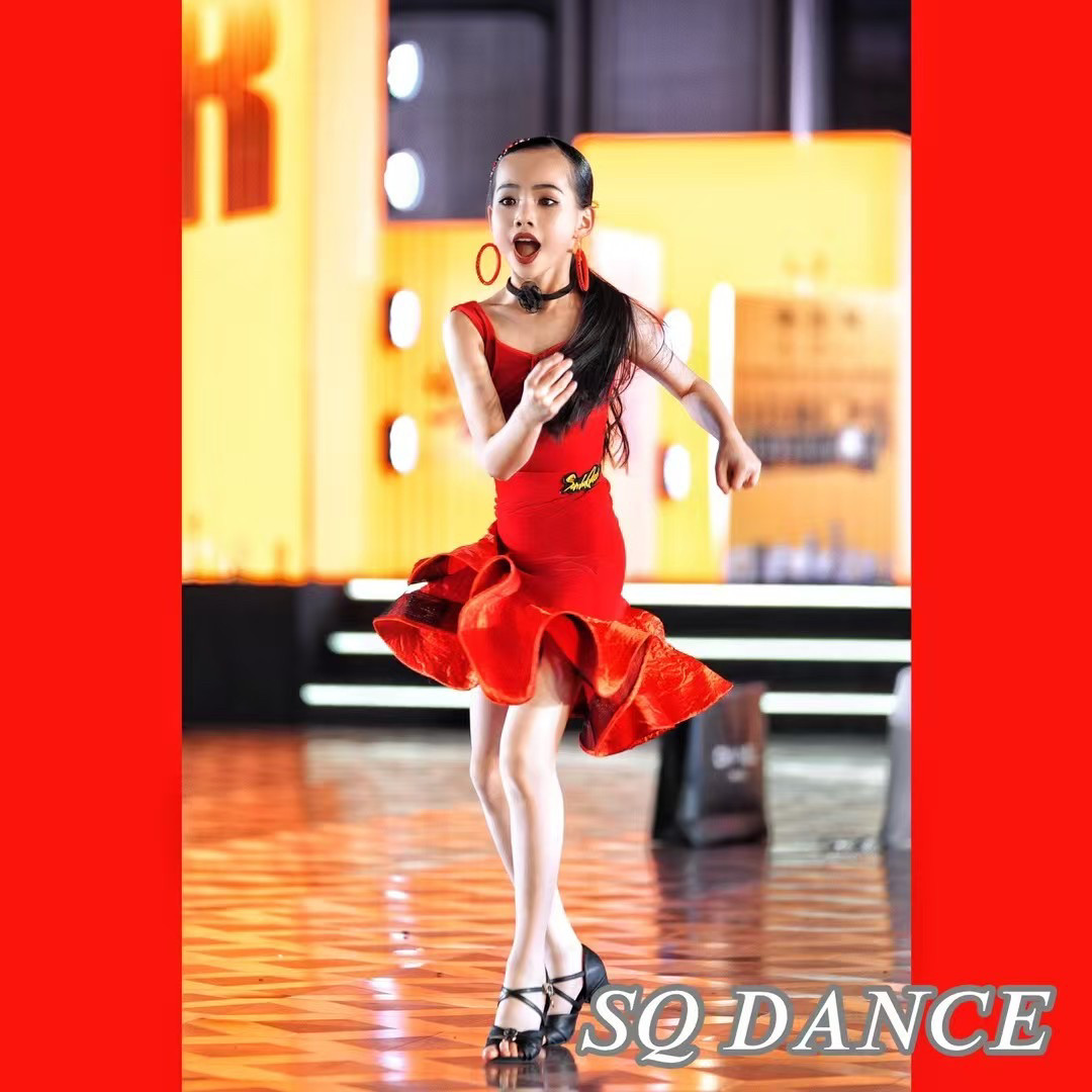 SQ舞服少儿拉丁舞2025春夏吊带鱼骨新款红色练习服表演服女童