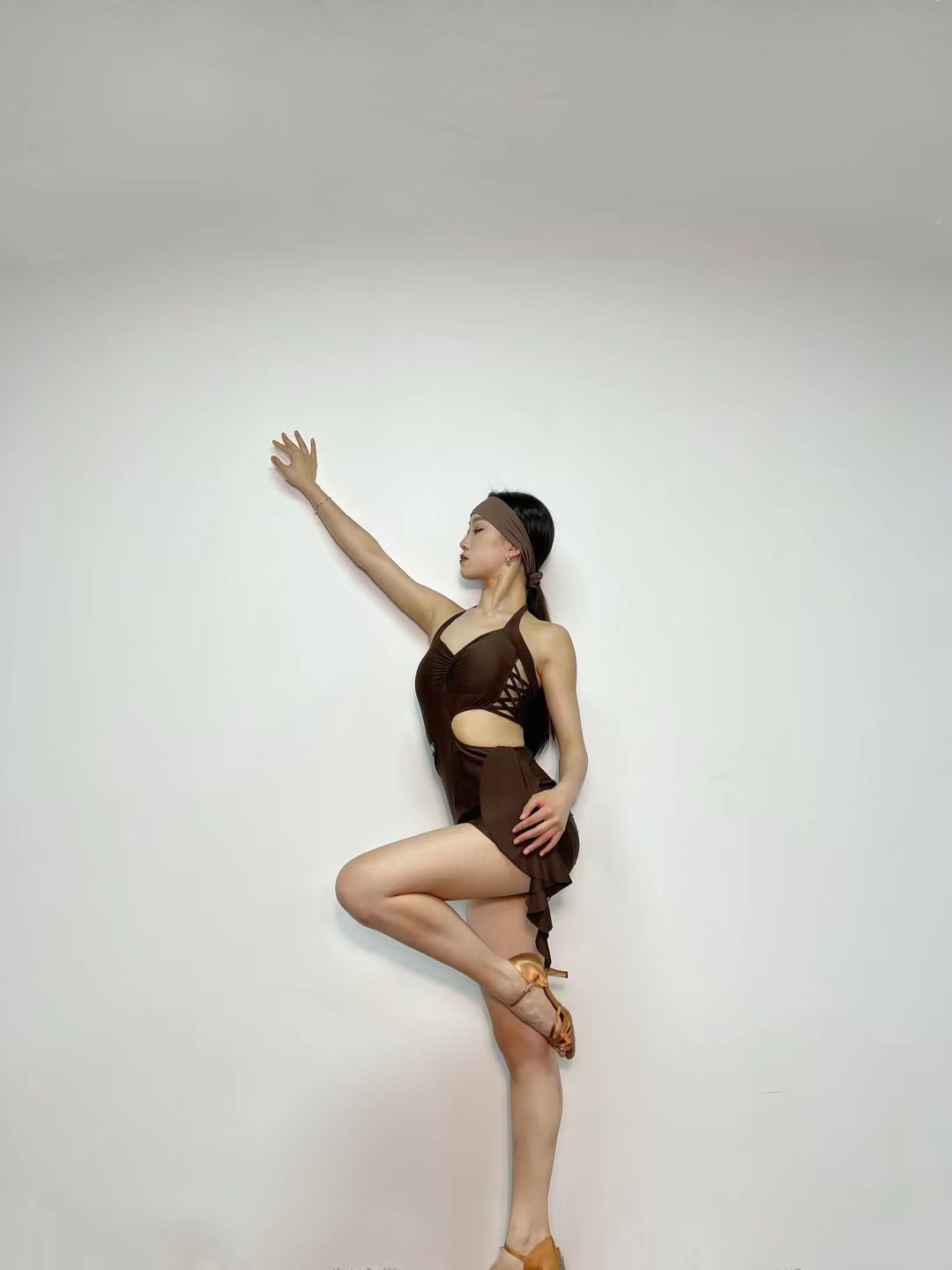 clw舞服拉丁舞女士咖色包臀连衣裙练习服吊带恰恰香性感女生院校