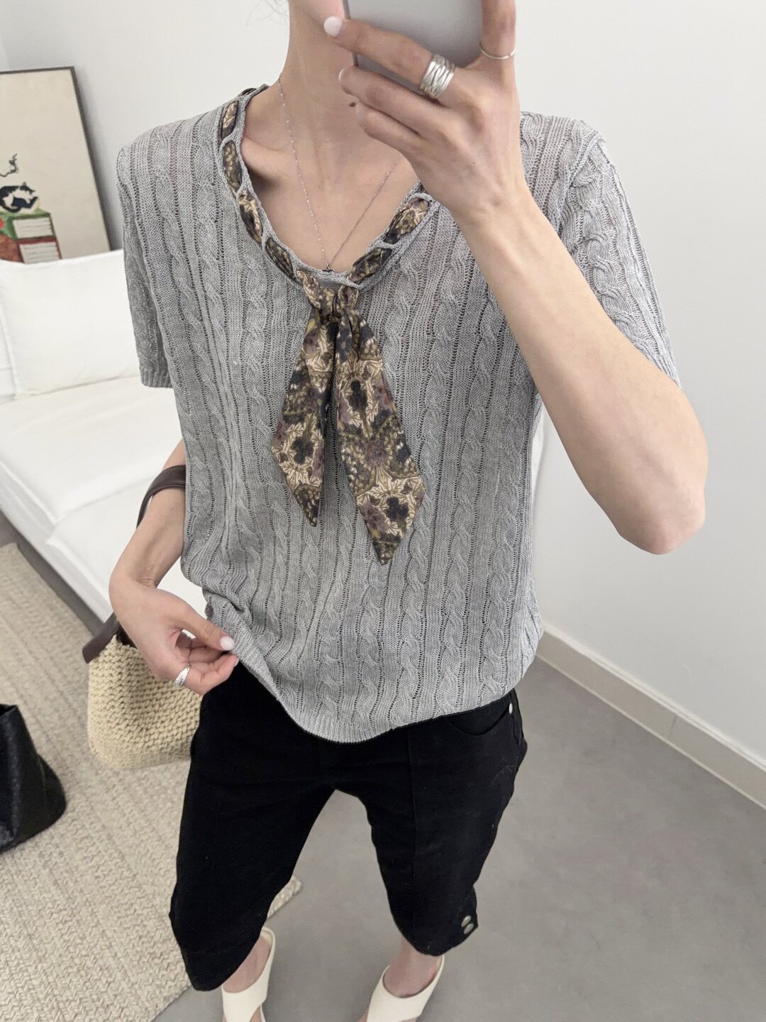显瘦V领丝带珍珠麻针织短袖百搭