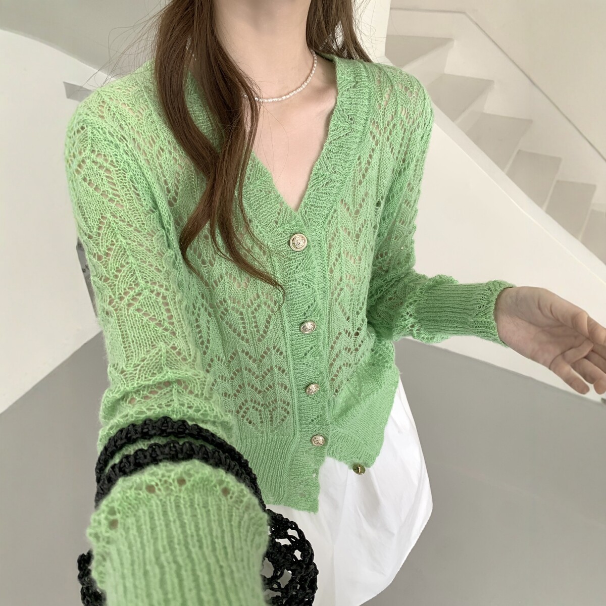 2026春季新款韩系宽松V领镂空钩花马海毛针织开衫女百搭上衣外套