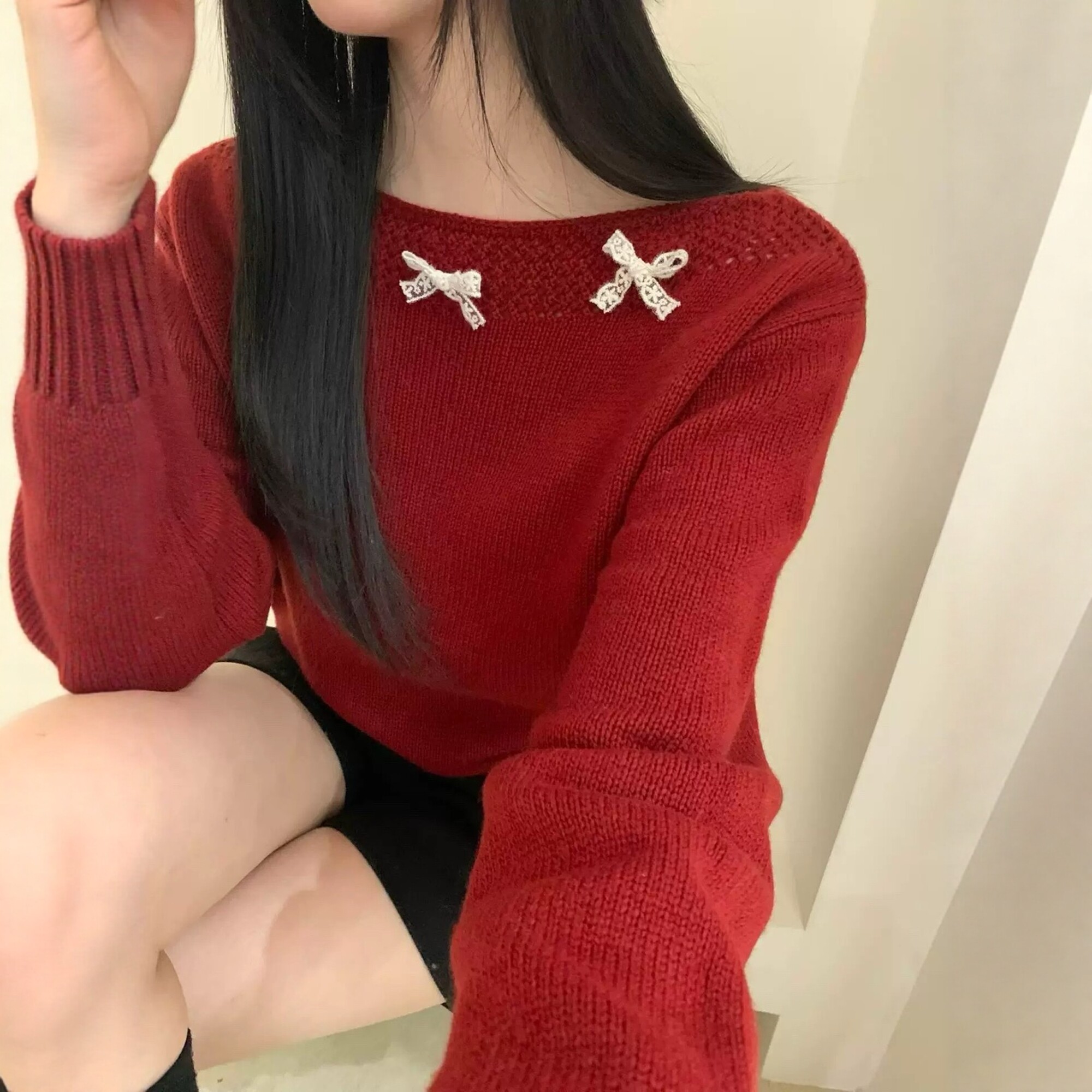 圆领勾花蝴蝶结浣熊羊毛针织衫女
