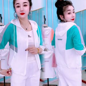 外套女春秋款2026年新款宽松洋气连帽防晒衣拼色速干休闲上衣薄款