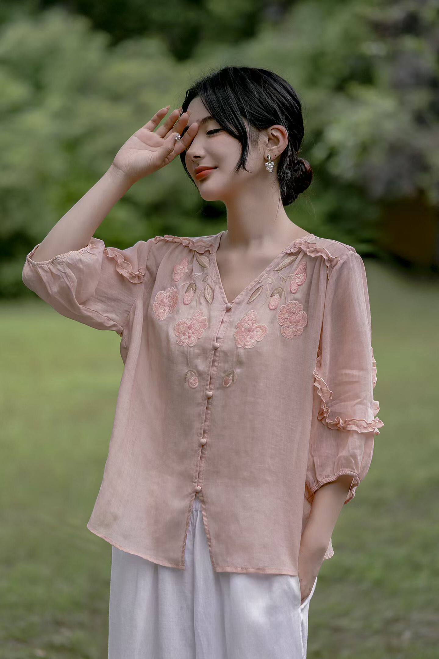 莲子魅依夏新款100%纯苎麻高端洋气文艺风刺绣衬衫女宽松显瘦上衣