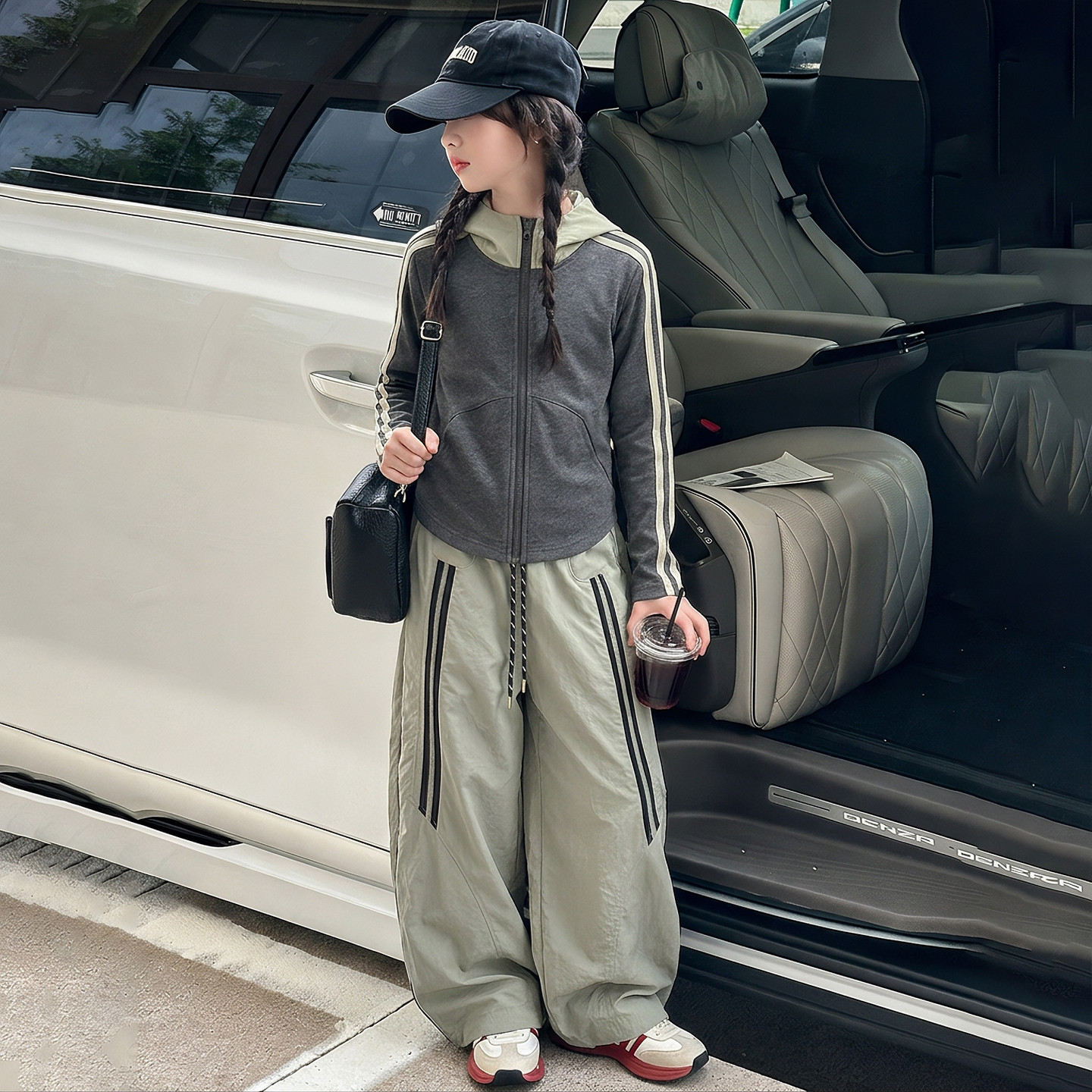 女童套装2026新款秋又酷又飒的大童女装小孩衣服儿童衣服运动套装图片