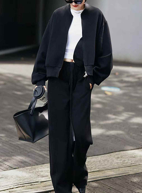 2025巨好看冬季套装极简风黑色外套白色休闲裤运动裤老钱风穿搭女