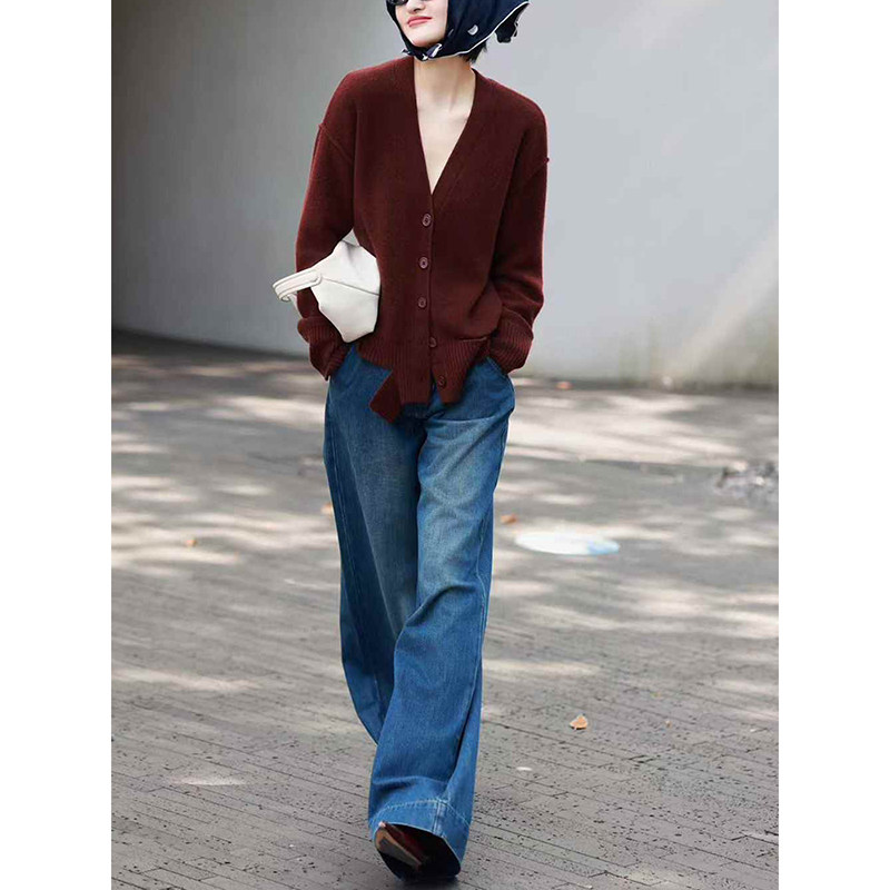 超流行穿搭一整套女2025冬季新款红色长袖开衫蓝色牛仔长裤两件套