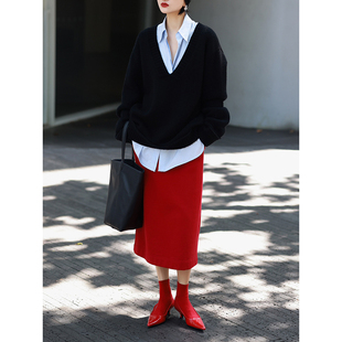今年流行女装套装冬季新款黑色毛衣浅蓝色衬衫红色半身裙三件套