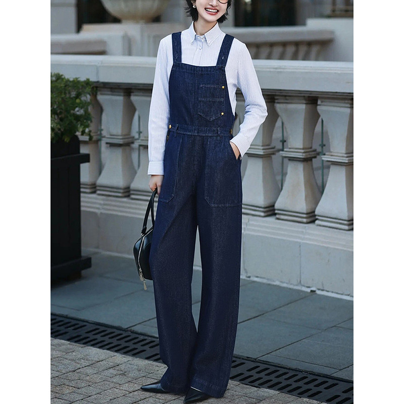 今年流行时尚减龄穿搭一整套2026白色长袖衬衫蓝色背带长裤两件套