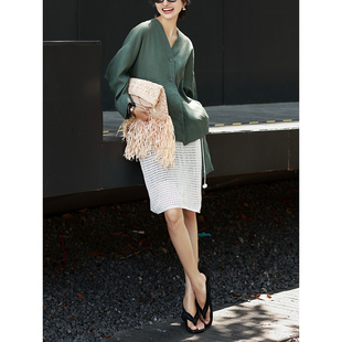 绿色亚麻衬衫套装女2025秋季新款高级感长袖衬衫短裤搭配白色屁帘