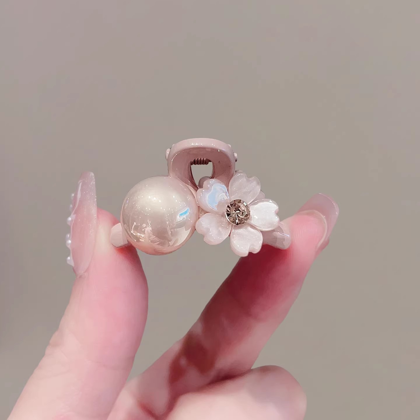 甜美粉色珍珠花朵迷你小抓夹女新