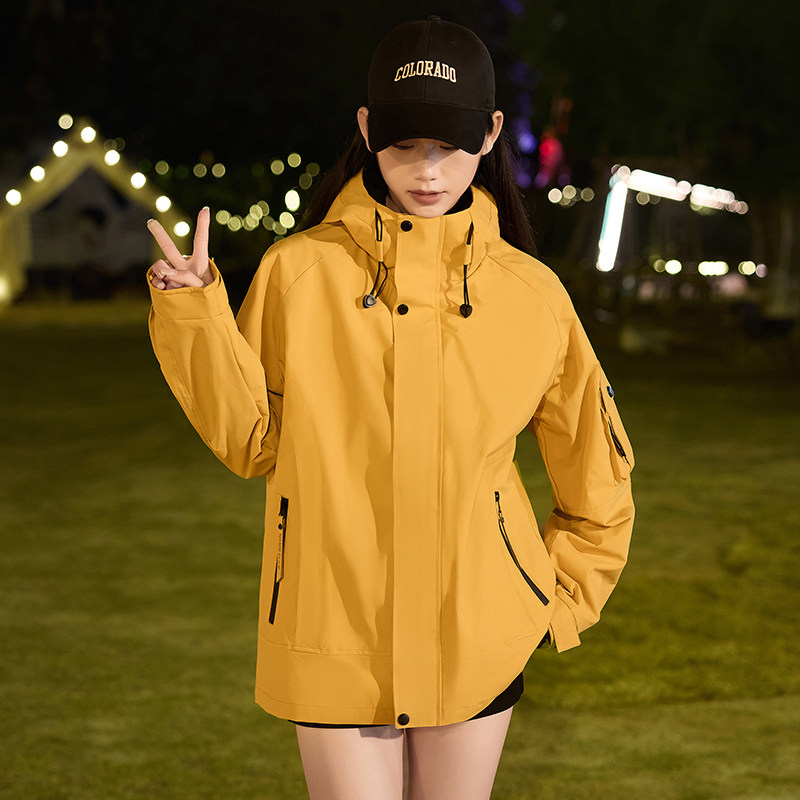 冲锋衣外套情侣男女新款户外薄款连帽工装运动夹克青年潮流休闲