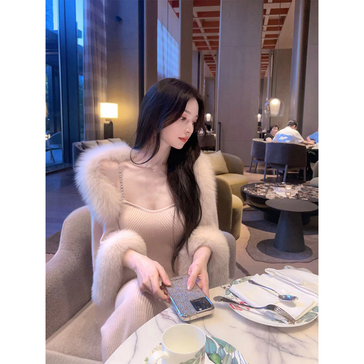 DFAY 小狐狸套装 充满灵气的一套 美就够了 毛毛披肩链条连衣裙女