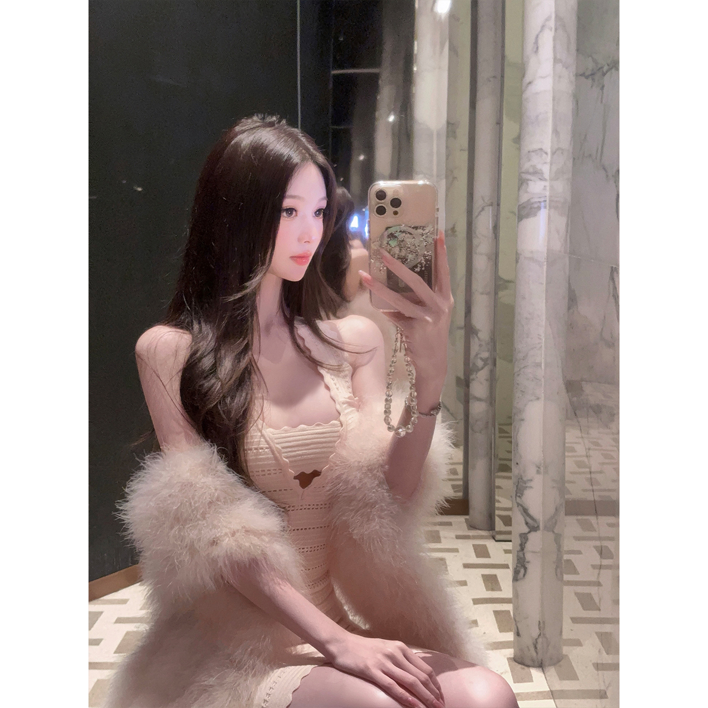 DFAY 两色 秋冬娇软氛围感 仙仙流苏皮草围巾女配饰轻盈保暖百搭