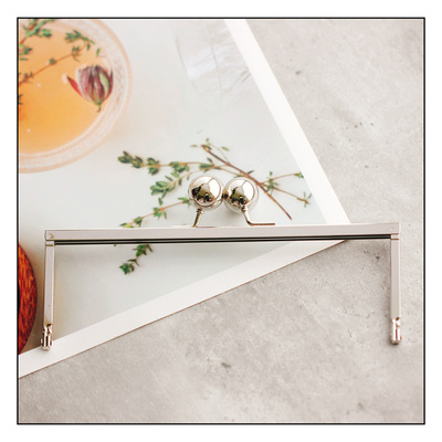 含阅五金口金银色包扣铰大波珠