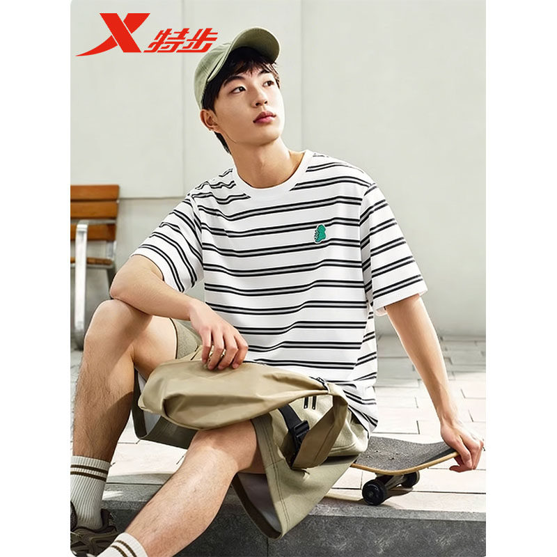 特步条纹短袖男2026年夏季新款时尚男装潮流休闲T恤974229010087