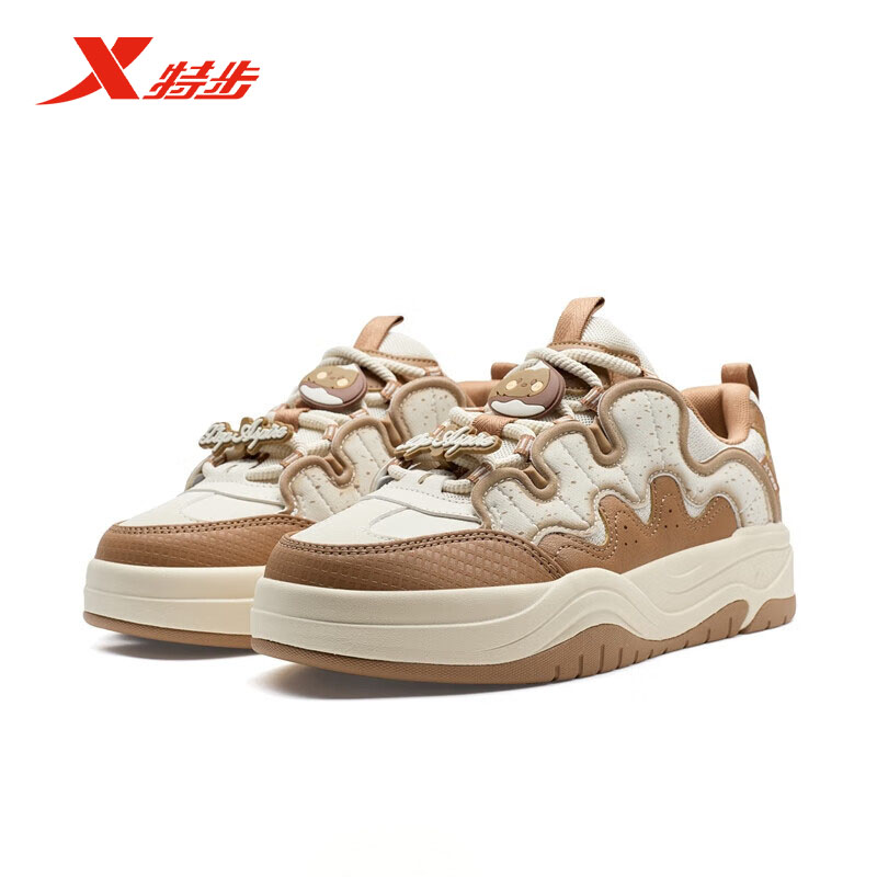 特步女鞋板鞋2025春季新款