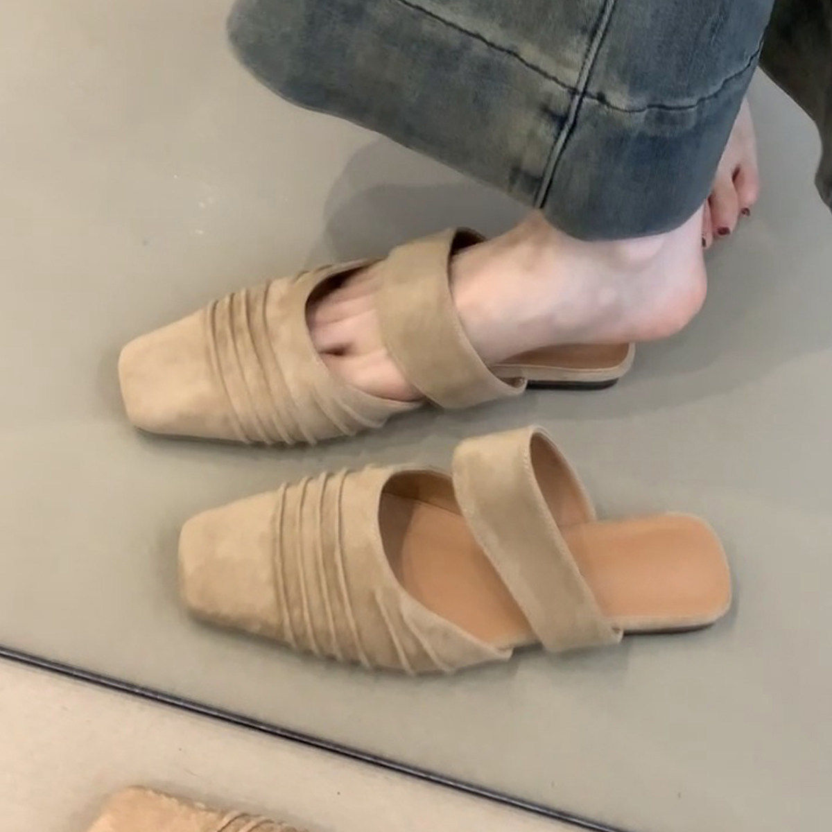 韩国明星同款平底复古包头半拖鞋女2026夏季新款法式方头褶皱穆勒