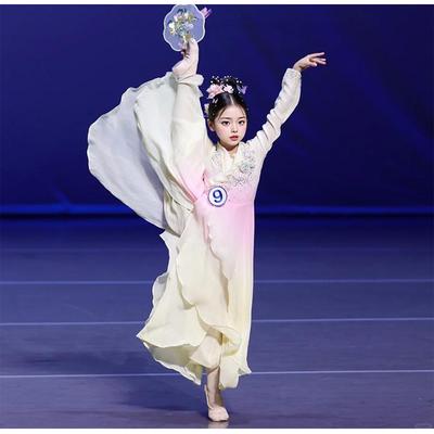 女童国风古典舞飘逸仙气表演服
