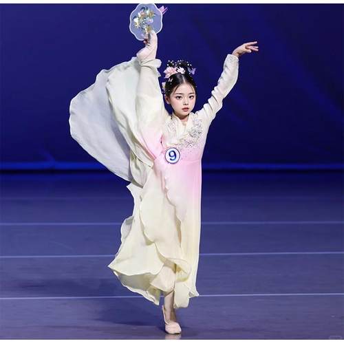 女童国风古典舞飘逸仙气表演服