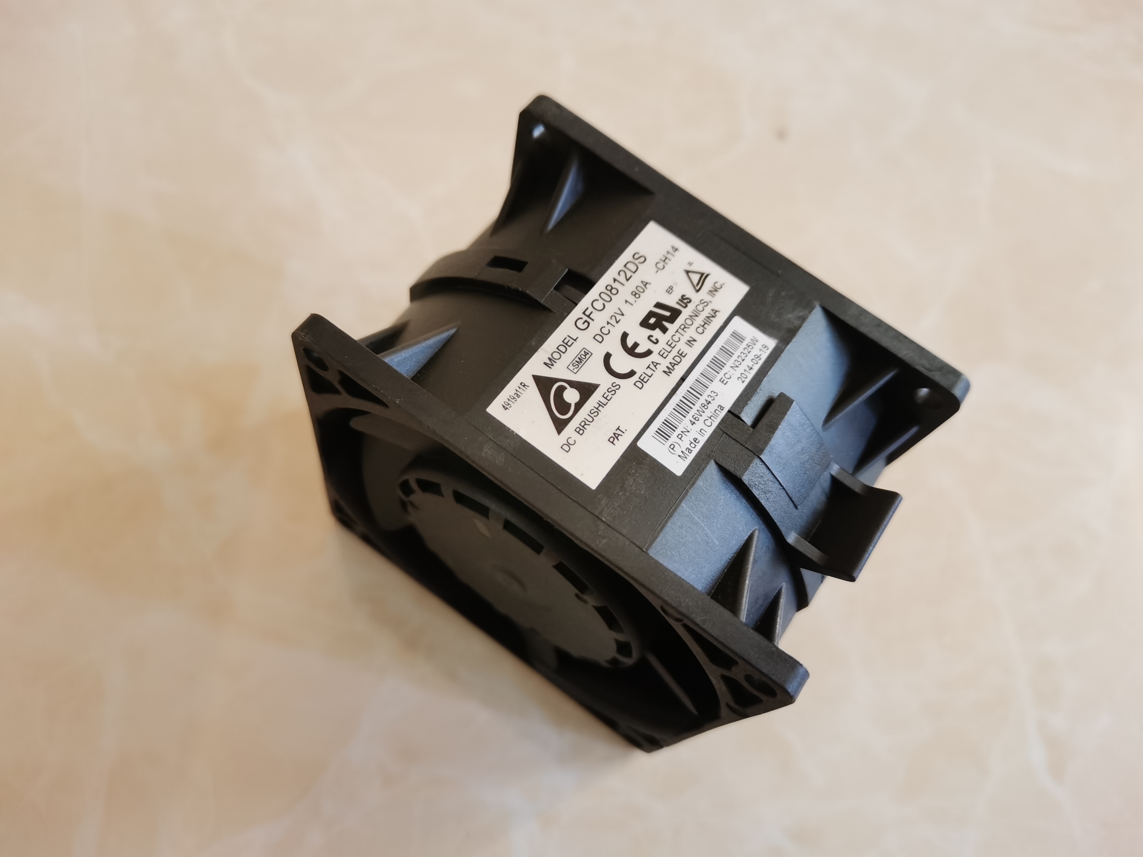 原装IBM X3650M4 服务器 CPU机箱风扇 81Y6844 N31288X GFC0812DS