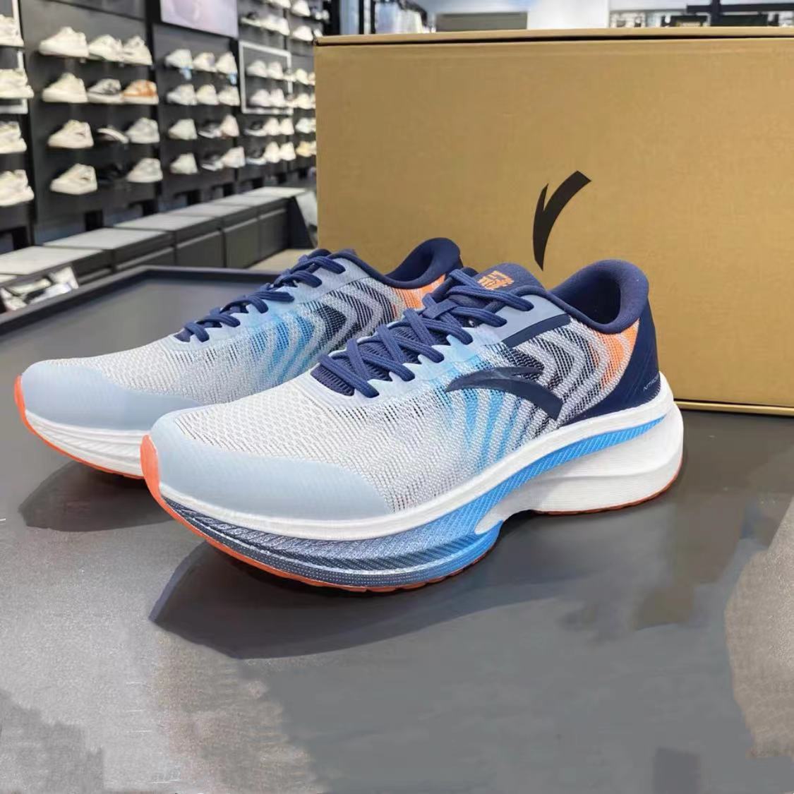 安踏男跑步鞋氮科技冠军跑鞋