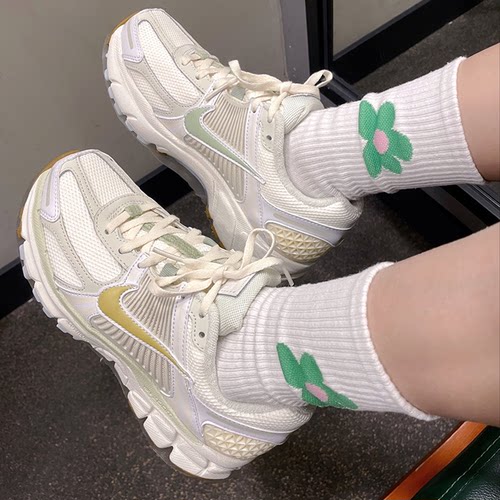 NIKE/耐克轻便简约女休闲跑步鞋