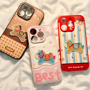 新年发福小马适用苹果17手机壳iphone16pro保护套刺绣华为p80/nova14/mate80/小米17pro/reno15/x300/荣耀500