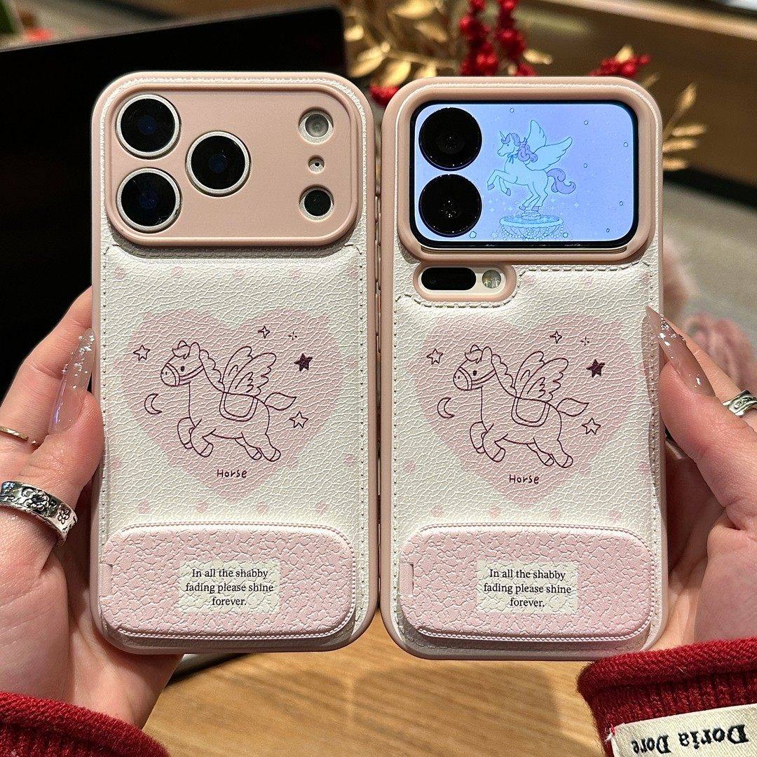 新年爱心飞马适用苹果17手机壳iphone16pro保护套华为nova14/p80/mate70/小米17pro/reno15/x300/荣耀400