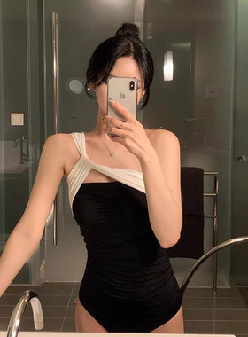 泳衣女夏连体韩国ins风性感镂空单肩遮肚显瘦高级感度假温泉泳装