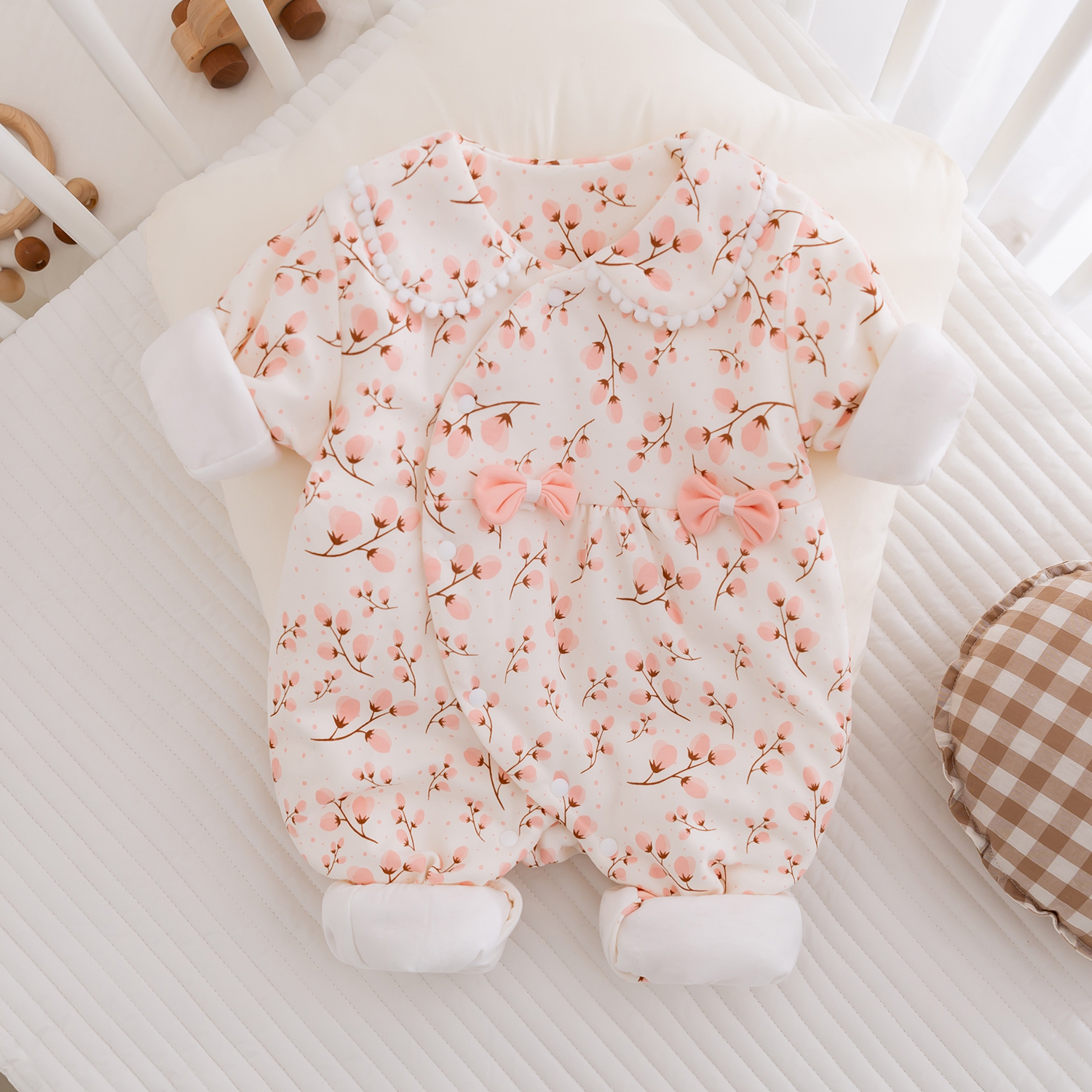 婴儿衣服秋冬季女宝宝连体衣新生儿薄棉衣公主外穿哈衣外出服冬装