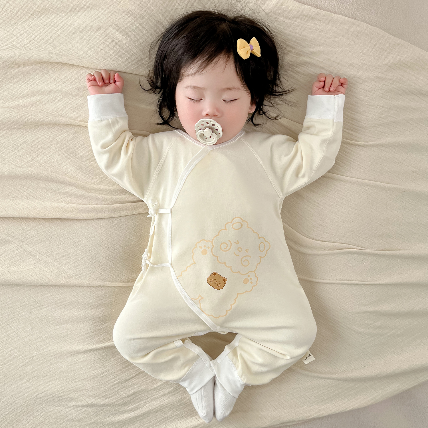 特价初生婴儿连体衣春秋季新生儿衣服满月宝宝和尚服哈衣纯棉打底