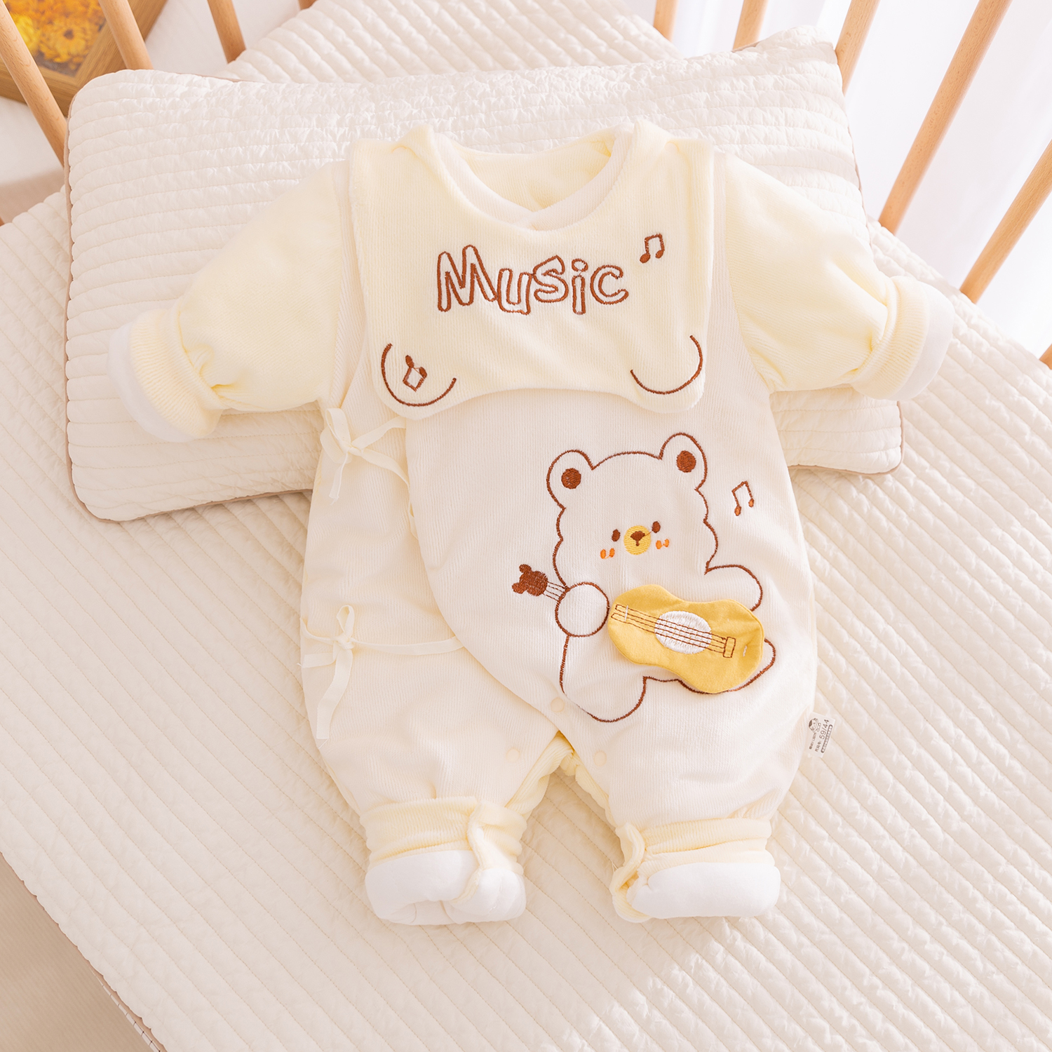 新生婴儿衣服秋冬夹棉护肚哈衣初生宝宝和尚服连体衣外穿加绒冬装