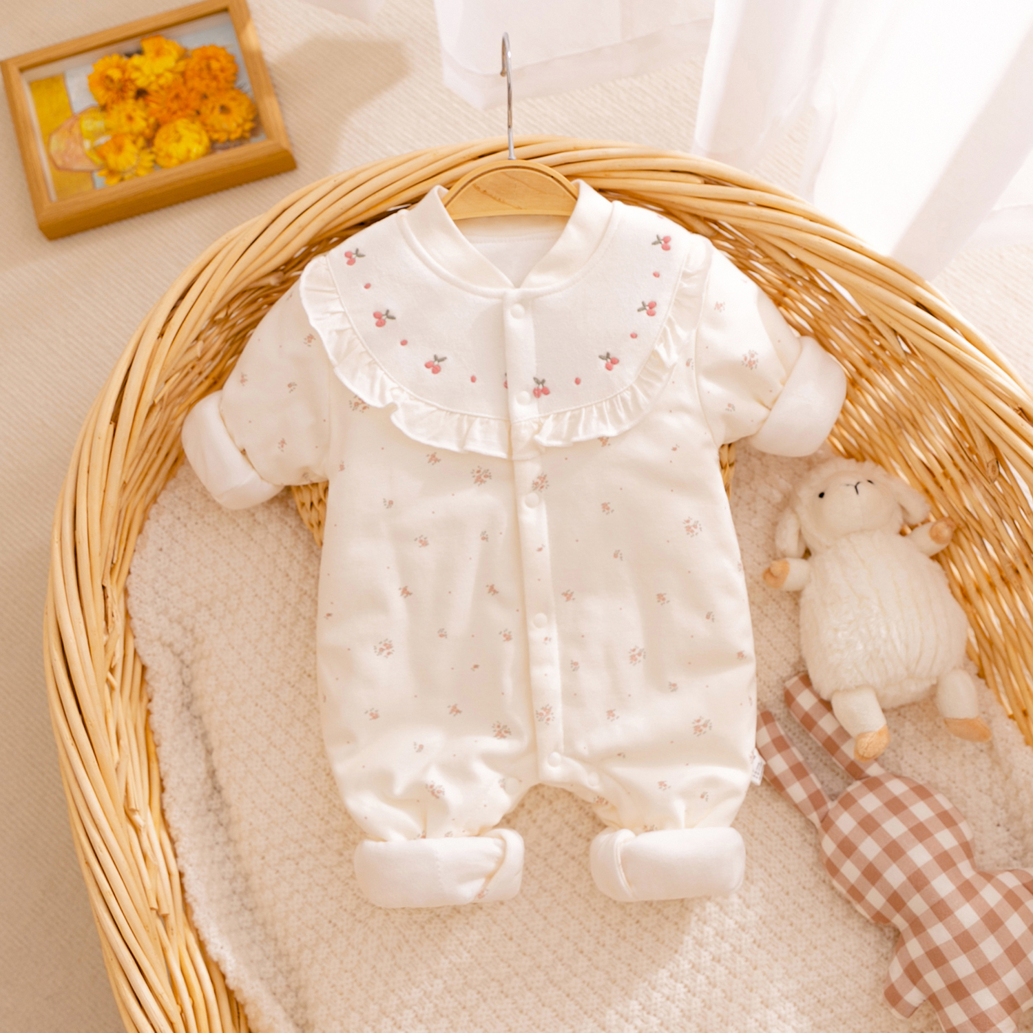 婴儿衣服秋冬季棉衣女宝宝夹棉服连体衣纯棉A类外穿哈衣爬服薄棉