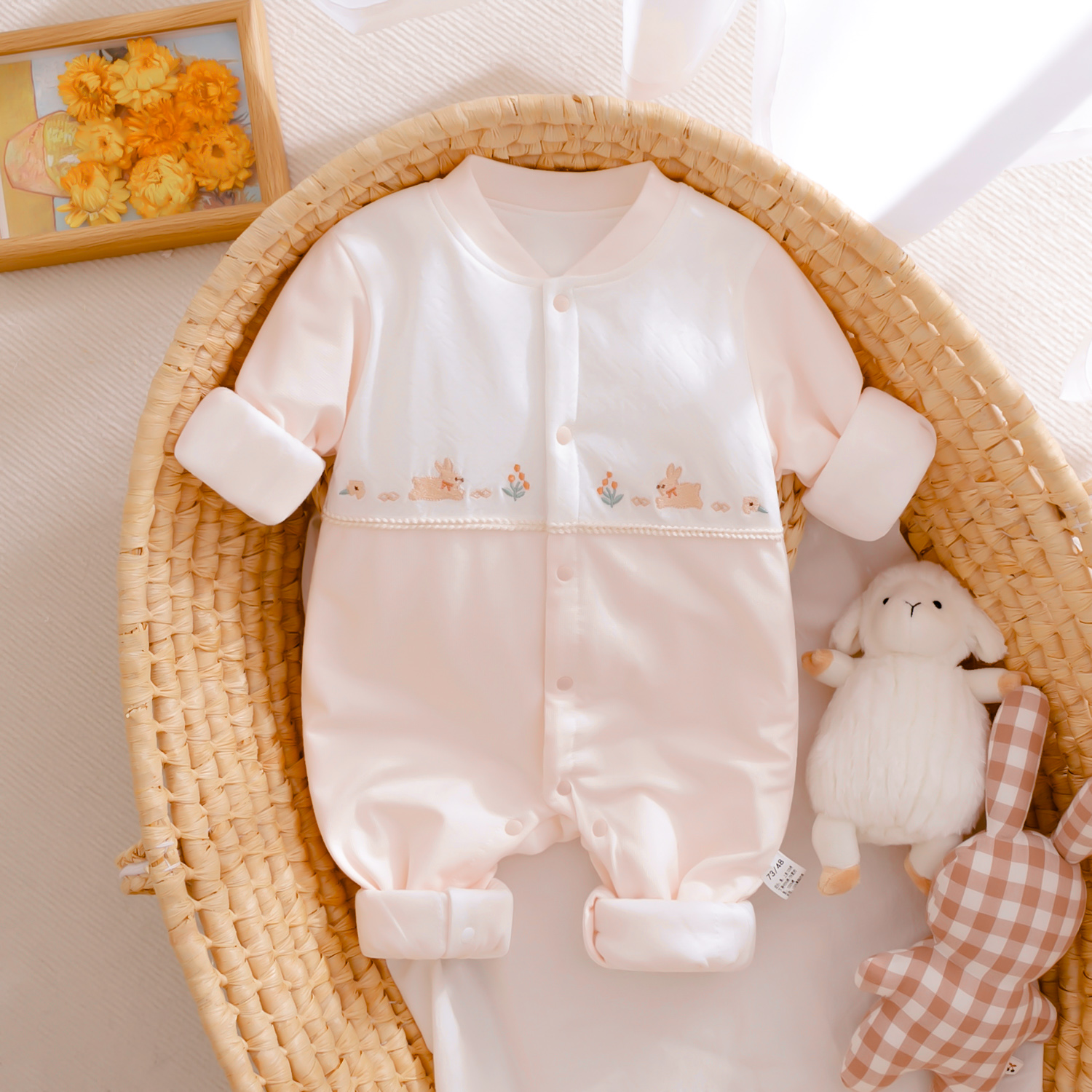 婴儿衣服薄棉秋冬季夹棉连体衣女宝宝哈衣爬服外出服连身衣纯棉服