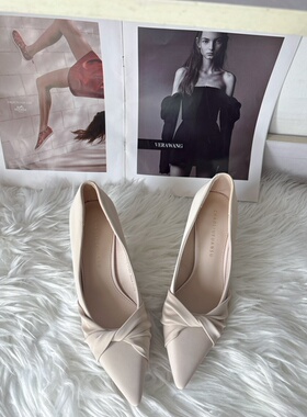 百搭女鞋2026秋季新款皱面尖头鞋网红法式低跟细跟日常高跟鞋